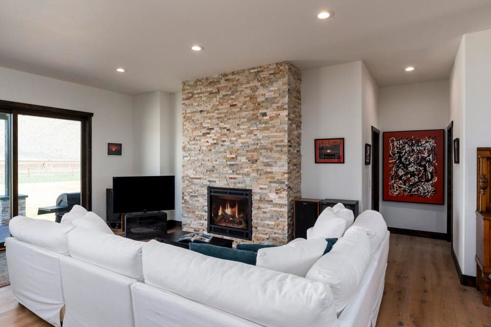10 Cooper Dr photo 4