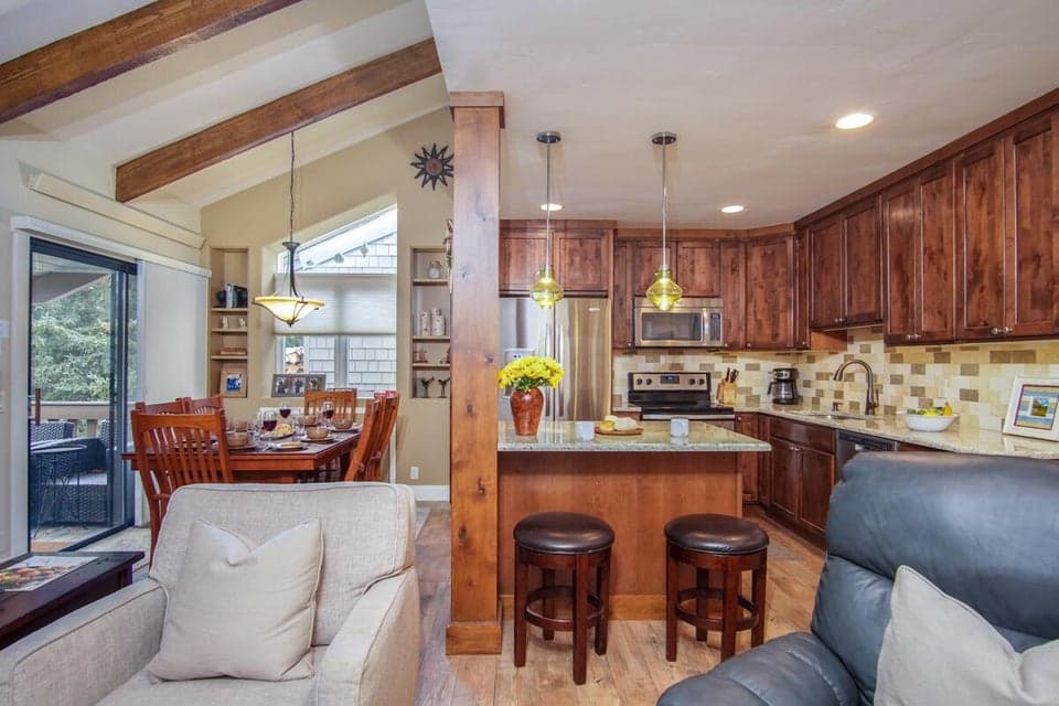 340 W River St 140 photo 3