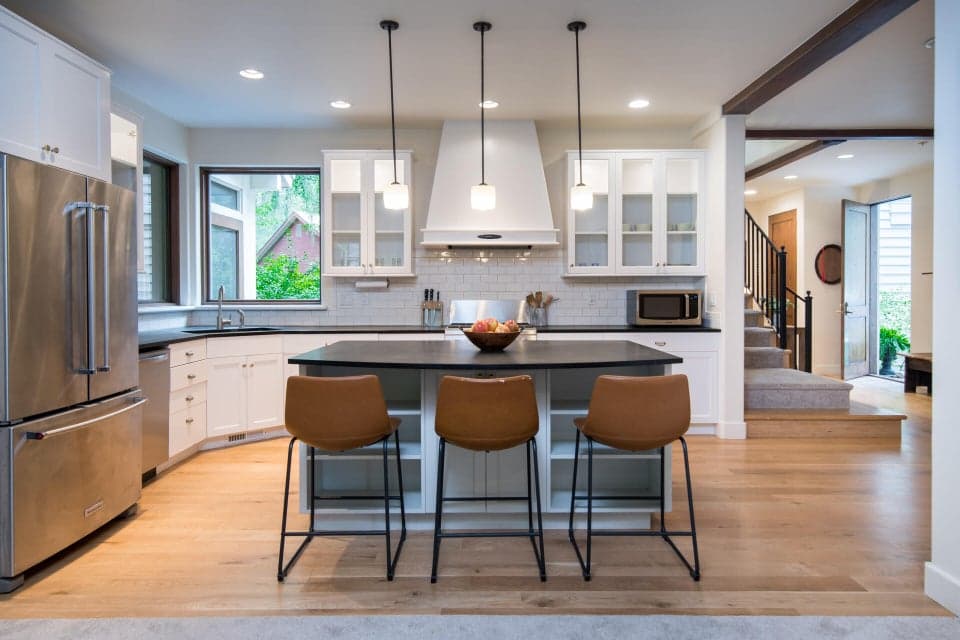 1051 Triumph Dr — Kitchen